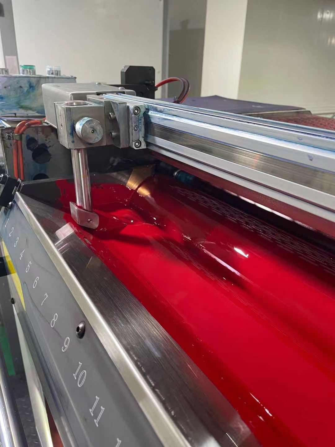 Автоматическое устройство смешивания чернил для металлической печатной машины